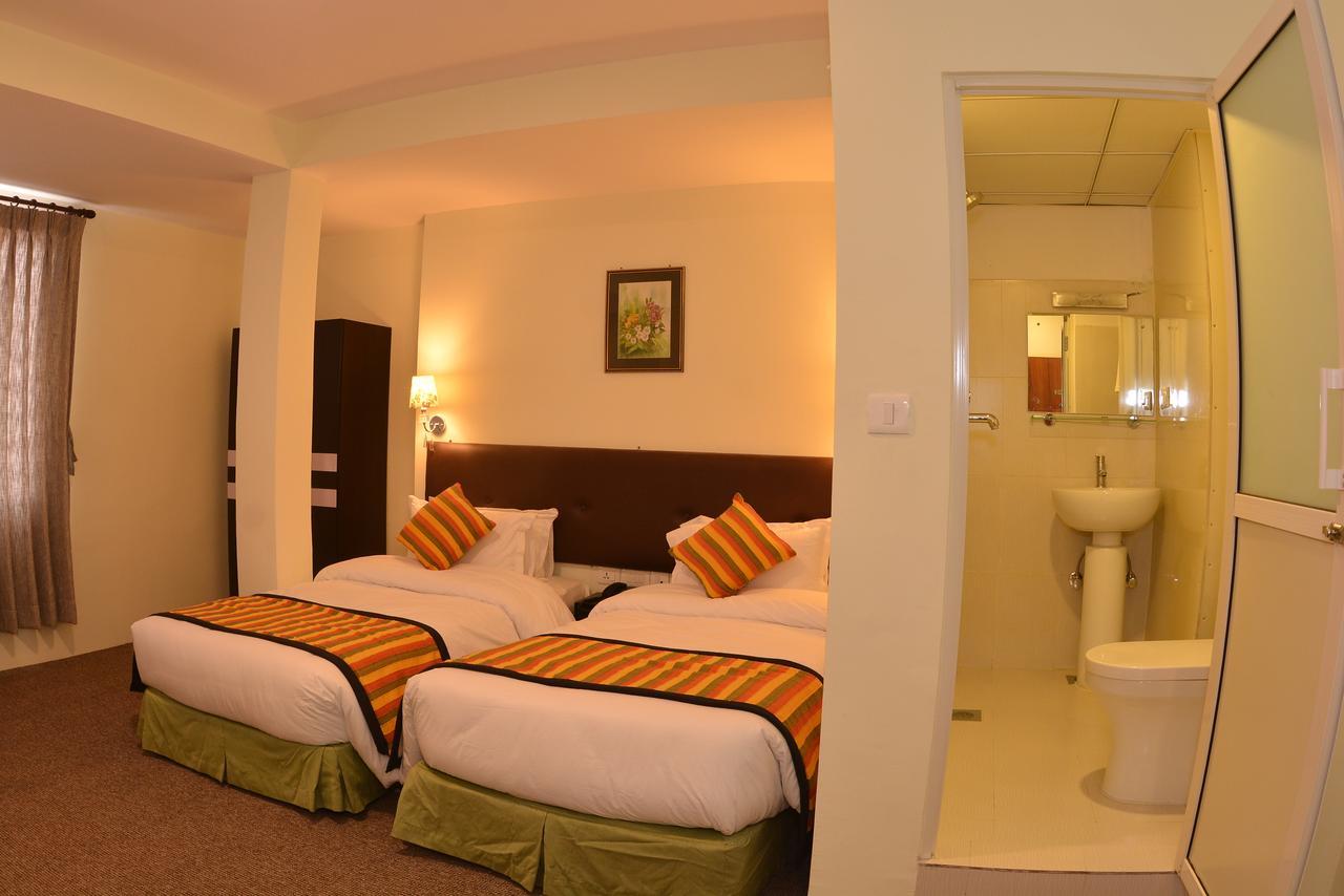 Hotel Serenity Katmandu Zewnętrze zdjęcie