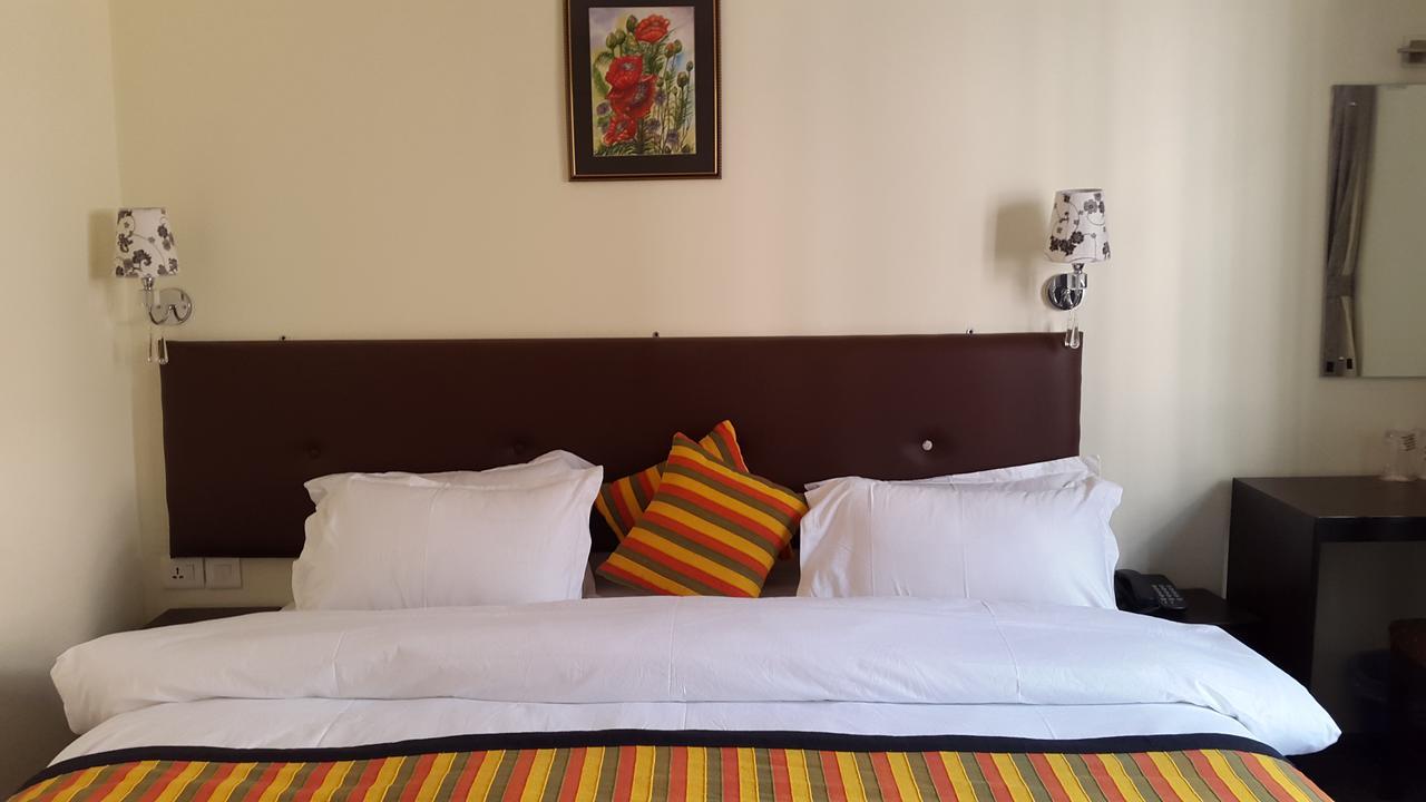Hotel Serenity Katmandu Zewnętrze zdjęcie