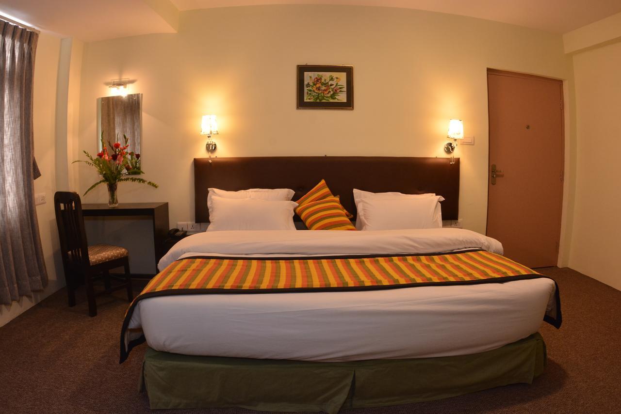 Hotel Serenity Katmandu Zewnętrze zdjęcie
