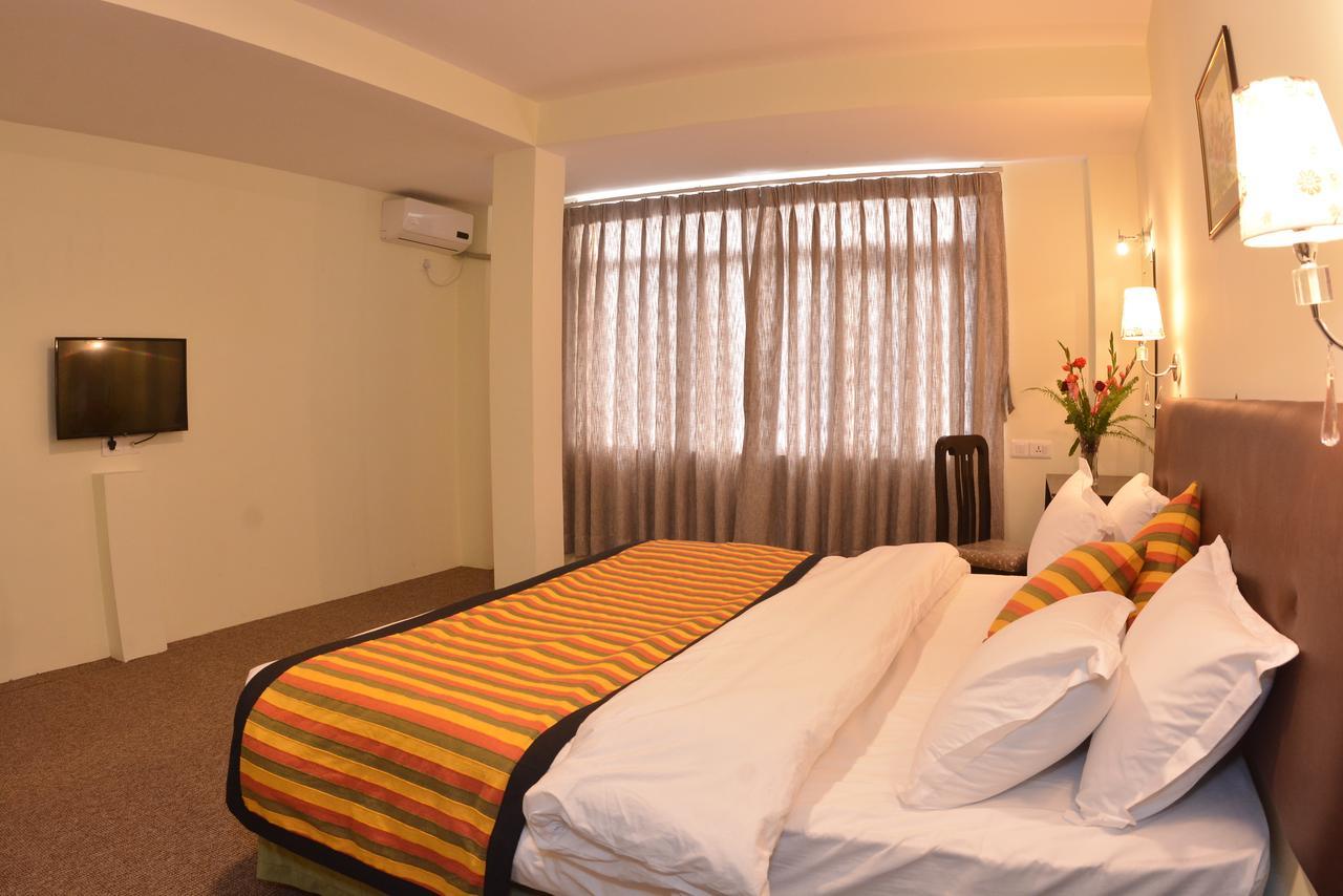 Hotel Serenity Katmandu Zewnętrze zdjęcie
